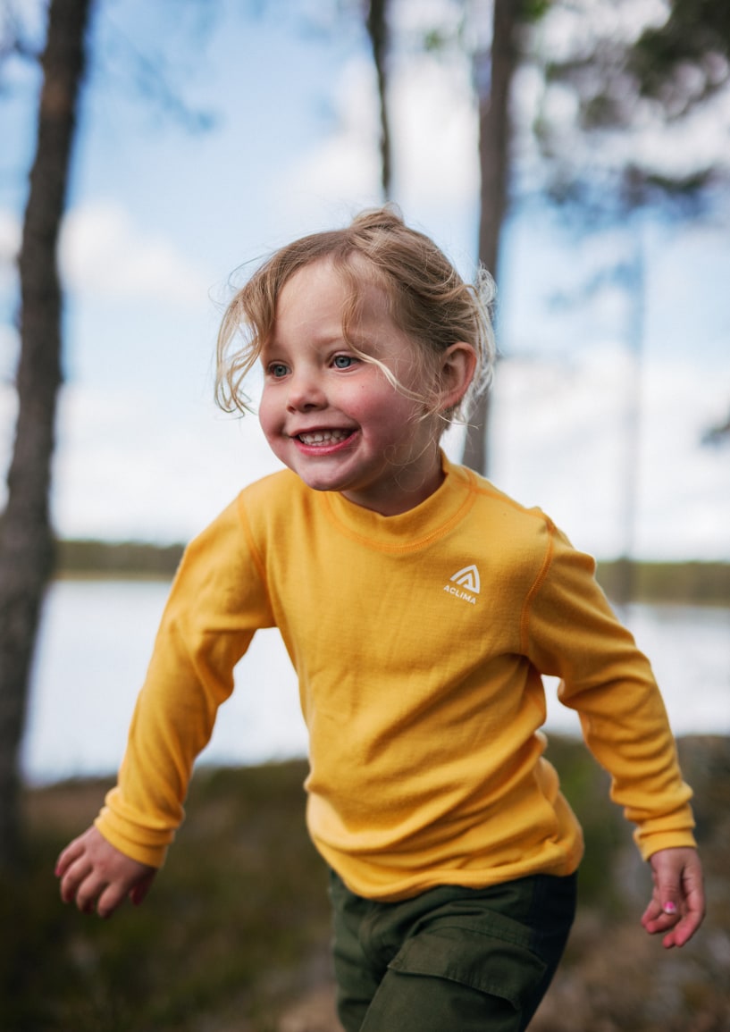 Aclima WarmWool Crewneck barn