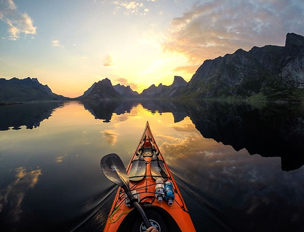 Padling i solnedgang