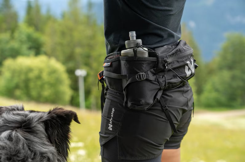 Non-Stop Dogwear Trail Light inkludert Soft Flask